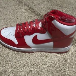 Nike dunks high top red and white must buy!!!!🤌🤌